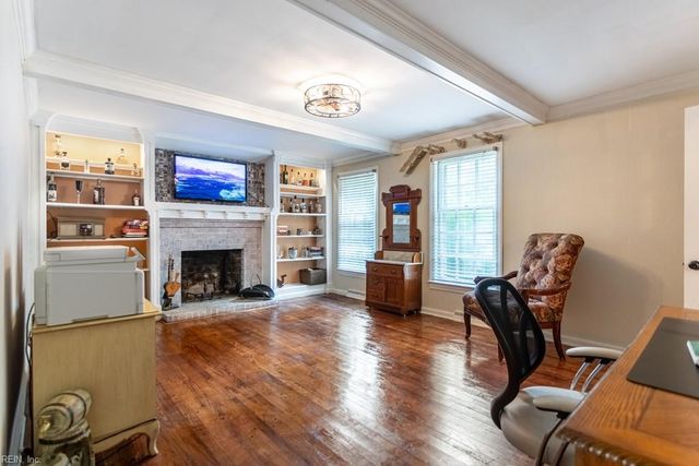 12 Poindexter PL, Newport News, VA 23606