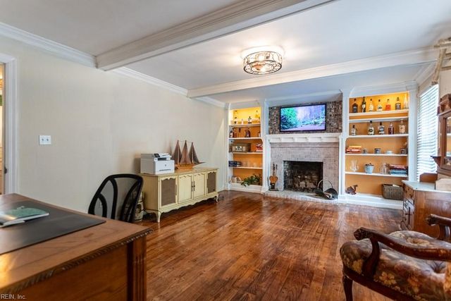 12 Poindexter PL, Newport News, VA 23606