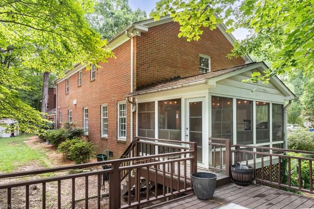 12 Poindexter PL, Newport News, VA 23606