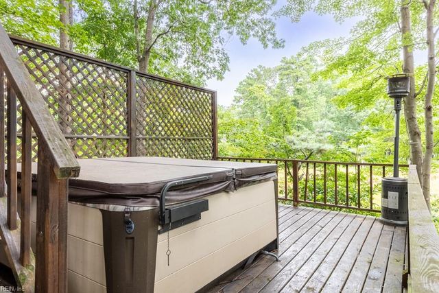 12 Poindexter PL, Newport News, VA 23606