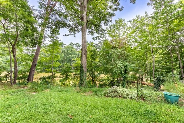 12 Poindexter PL, Newport News, VA 23606