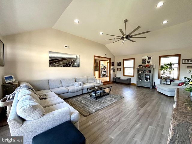 2517 TREMONT AVE, Egg Harbor Township, NJ 08234