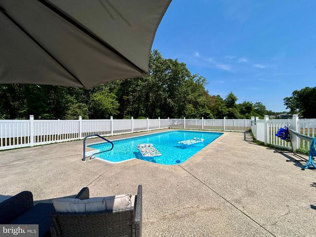2517 TREMONT AVE, Egg Harbor Township, NJ 08234