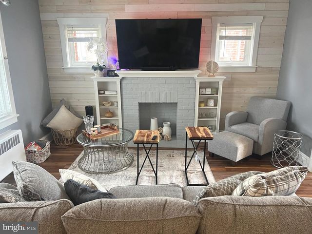 422 S BROOM ST, Wilmington, DE 19805