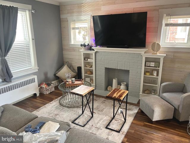 422 S BROOM ST, Wilmington, DE 19805