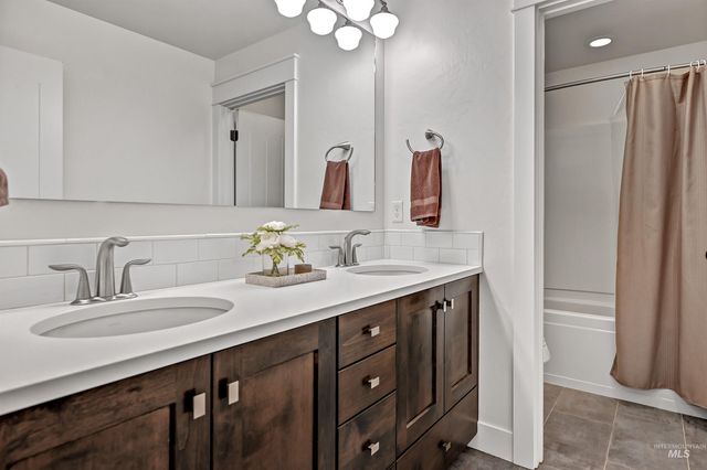 12214 N Barn Owl Way, Boise, ID 83714