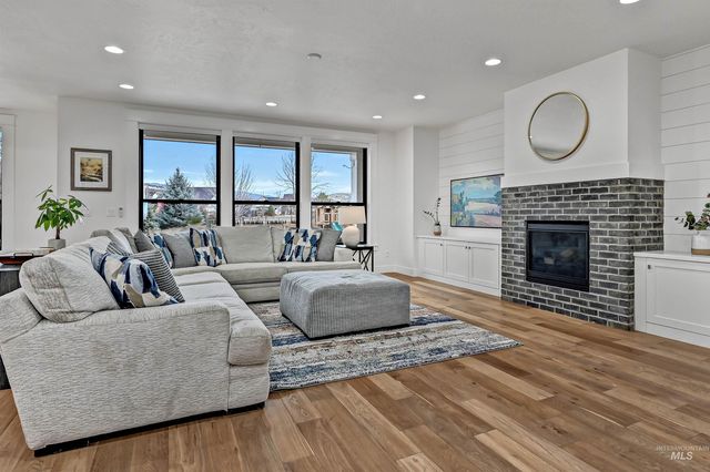 12214 N Barn Owl Way, Boise, ID 83714