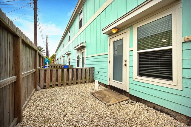 15118 Dory Dr, Corpus Christi, TX 78418