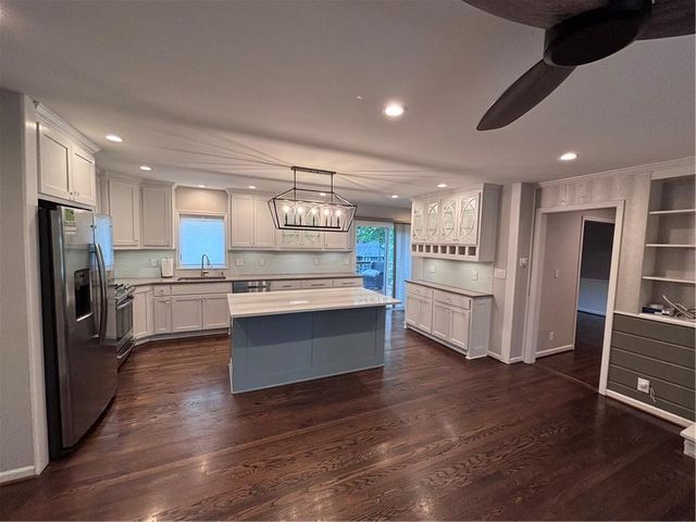9915 MERCIER Street, Kansas City, MO 64114