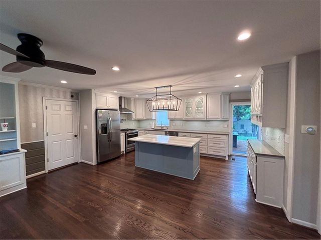 9915 MERCIER Street, Kansas City, MO 64114