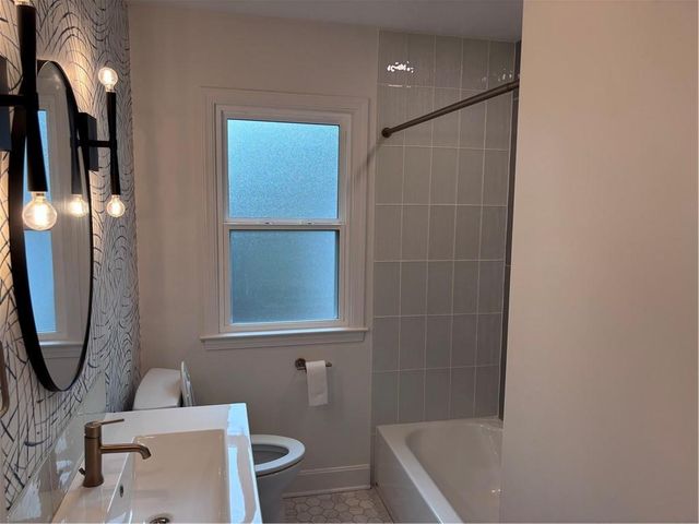 9915 MERCIER Street, Kansas City, MO 64114