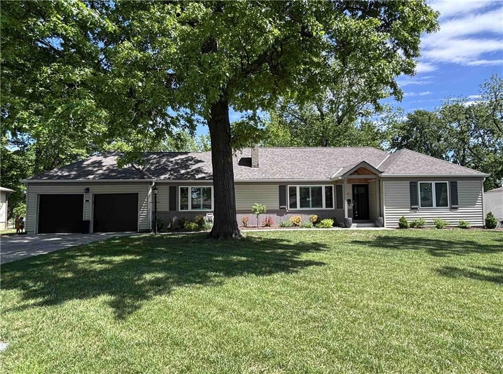 9915 MERCIER Street, Kansas City, MO 64114