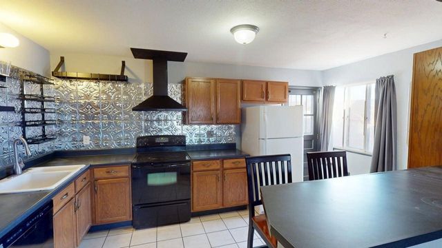 1005 Camino Del Gusto, Santa Fe, NM 87507