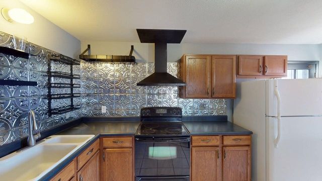 1005 Camino Del Gusto, Santa Fe, NM 87507