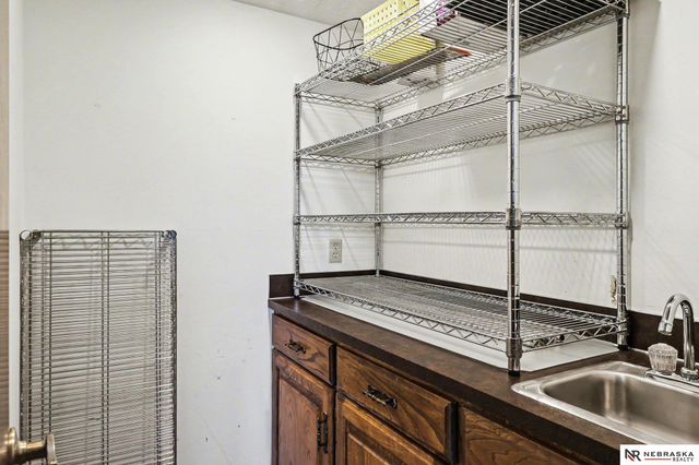 906 Berkley Avenue, Papillion, NE 68046