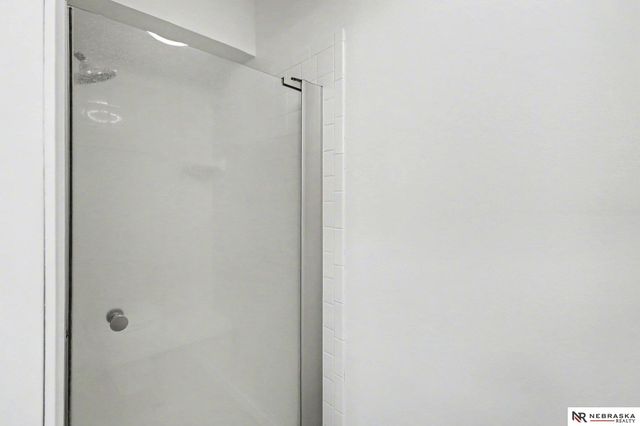 906 Berkley Avenue, Papillion, NE 68046