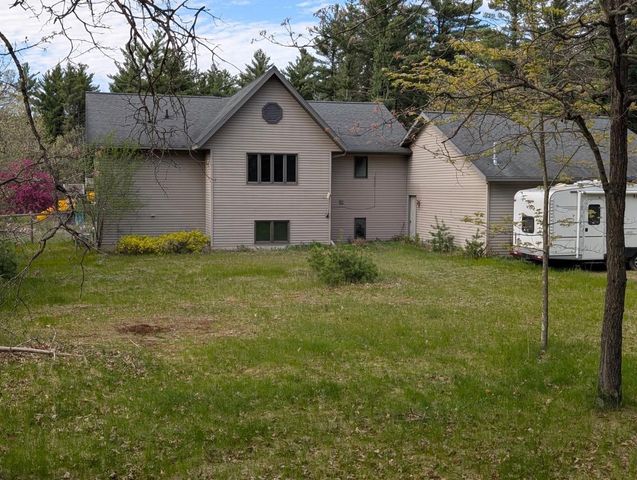 W6140 COUNTY ROAD H ROAD, Wild Rose, WI 54984
