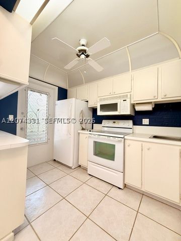 455 Paradise Isle Blvd 109, Hallandale Beach, FL 33009