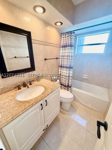 455 Paradise Isle Blvd 109, Hallandale Beach, FL 33009
