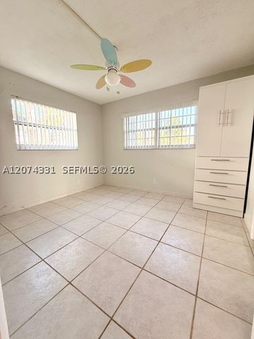 455 Paradise Isle Blvd 109, Hallandale Beach, FL 33009