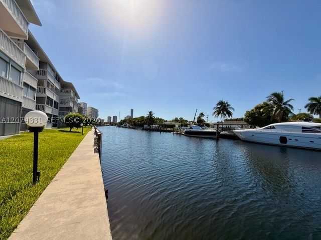 455 Paradise Isle Blvd 109, Hallandale Beach, FL 33009