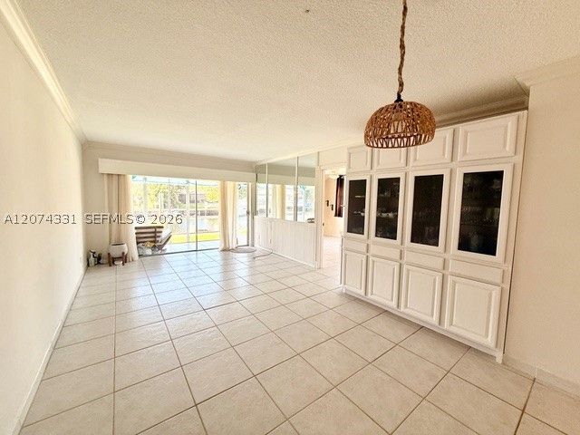 455 Paradise Isle Blvd 109, Hallandale Beach, FL 33009