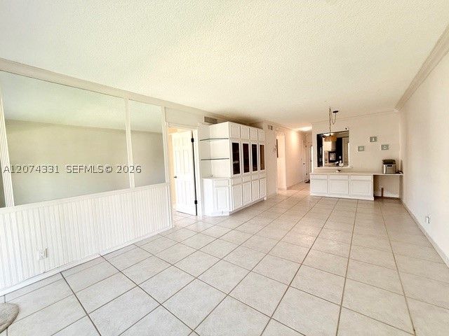 455 Paradise Isle Blvd 109, Hallandale Beach, FL 33009