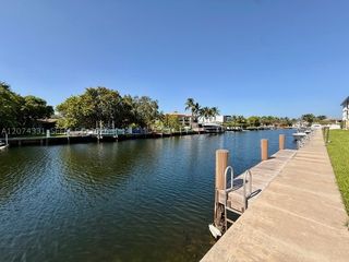 455 Paradise Isle Blvd 109, Hallandale Beach, FL 33009