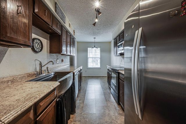 811 Pebble Beach Drive, Garland, TX 75043