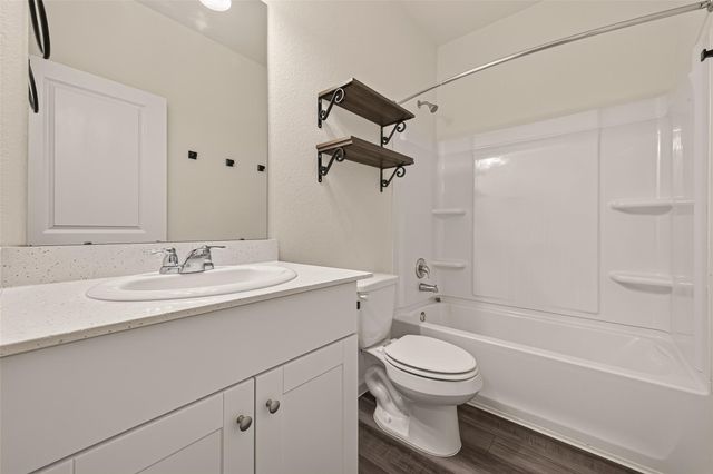 1037 Lacebark Pine Lane, Brookshire, TX 77423