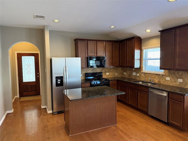 419 Strawberry Blonde DR, Buda, TX 78610