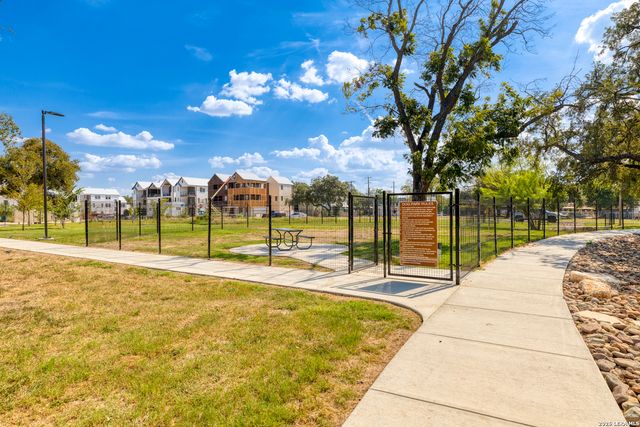 411 MCMILLAN PL, San Antonio, TX 78210