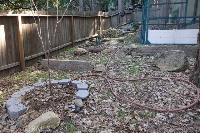 23950 Bowl Rd, Crestline, CA 92325