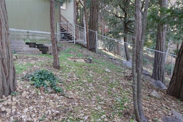 23950 Bowl Rd, Crestline, CA 92325