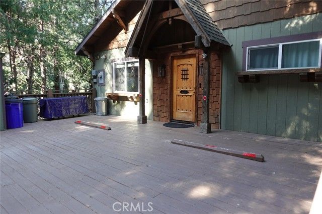 23950 Bowl Rd, Crestline, CA 92325