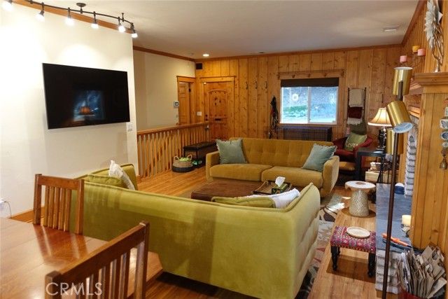 23950 Bowl Rd, Crestline, CA 92325