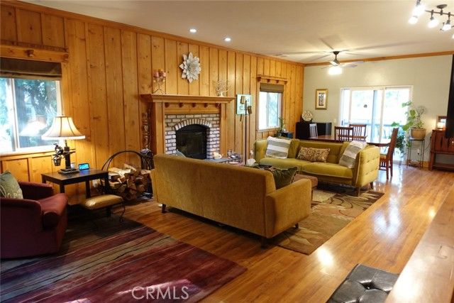 23950 Bowl Rd, Crestline, CA 92325