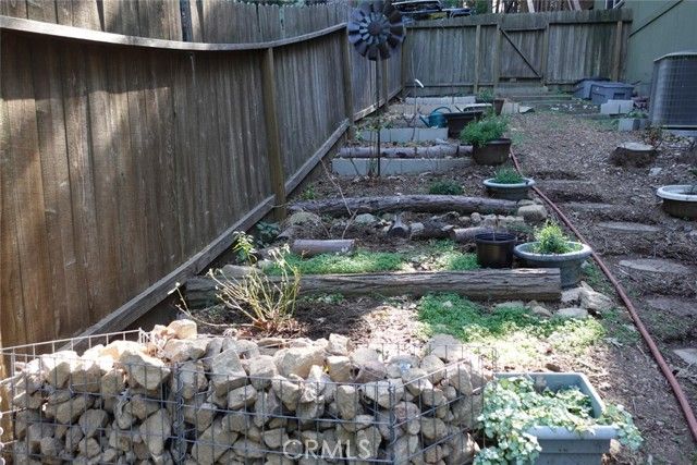 23950 Bowl Rd, Crestline, CA 92325