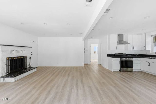 15113 Calle Los Elegantes, Santa Clarita, CA 91390