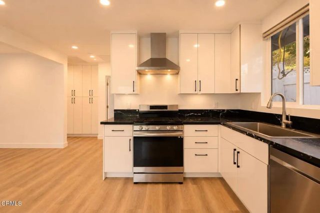 15113 Calle Los Elegantes, Santa Clarita, CA 91390