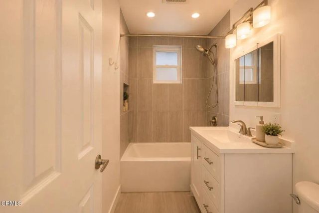 15113 Calle Los Elegantes, Santa Clarita, CA 91390