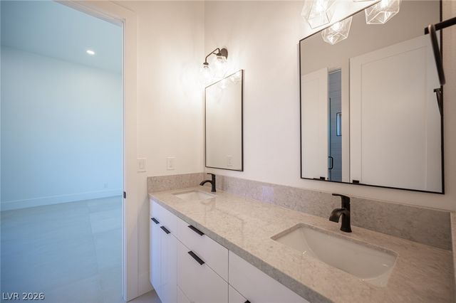 18 Brookridge Drive, Henderson, NV 89052