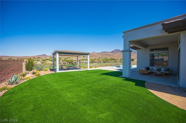 18 Brookridge Drive, Henderson, NV 89052