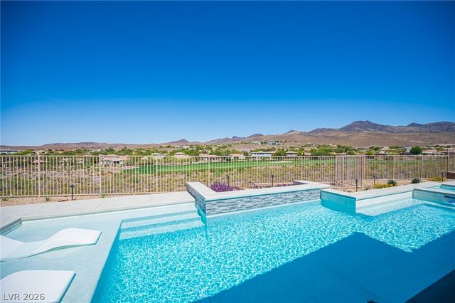 18 Brookridge Drive, Henderson, NV 89052