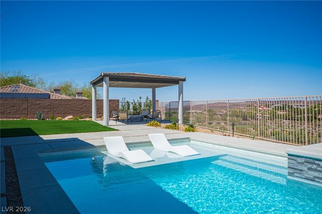 18 Brookridge Drive, Henderson, NV 89052