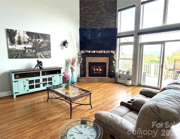 5 Gemini Heights, Weaverville, NC 28787