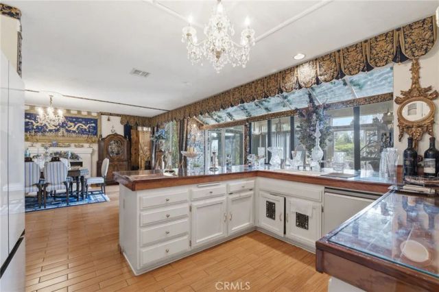933 La Salle Circle, Corona, CA 92879
