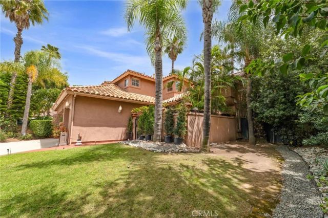933 La Salle Circle, Corona, CA 92879