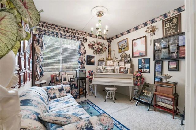 933 La Salle Circle, Corona, CA 92879