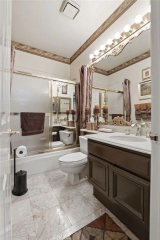 933 La Salle Circle, Corona, CA 92879